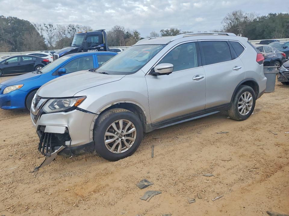 NISSAN ROGUE 2017 with VIN KNMAT2MV7HP559612 - Photo from auction