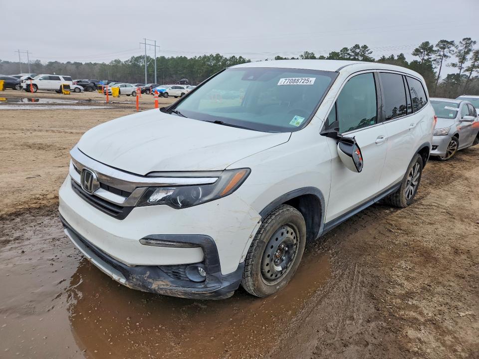 HONDA PILOT EX 2021 with VIN 5FNYF5H31MB002117 - Photo from auction