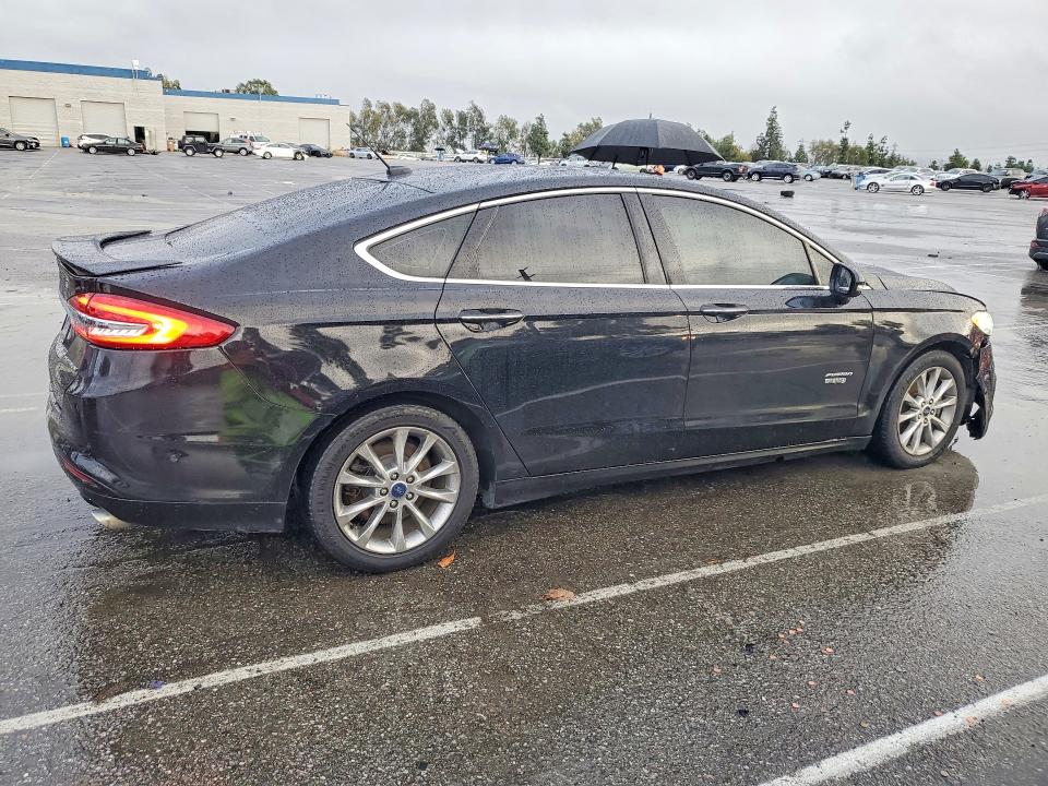 Photo 3 from auction – 2017 FORD FUSION with VIN 3FA6P0SU3HR122245