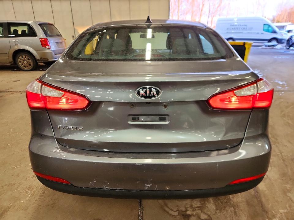 Photo 6 from auction – 2016 KIA FORTE LX with VIN KNAFX4A63G5584453