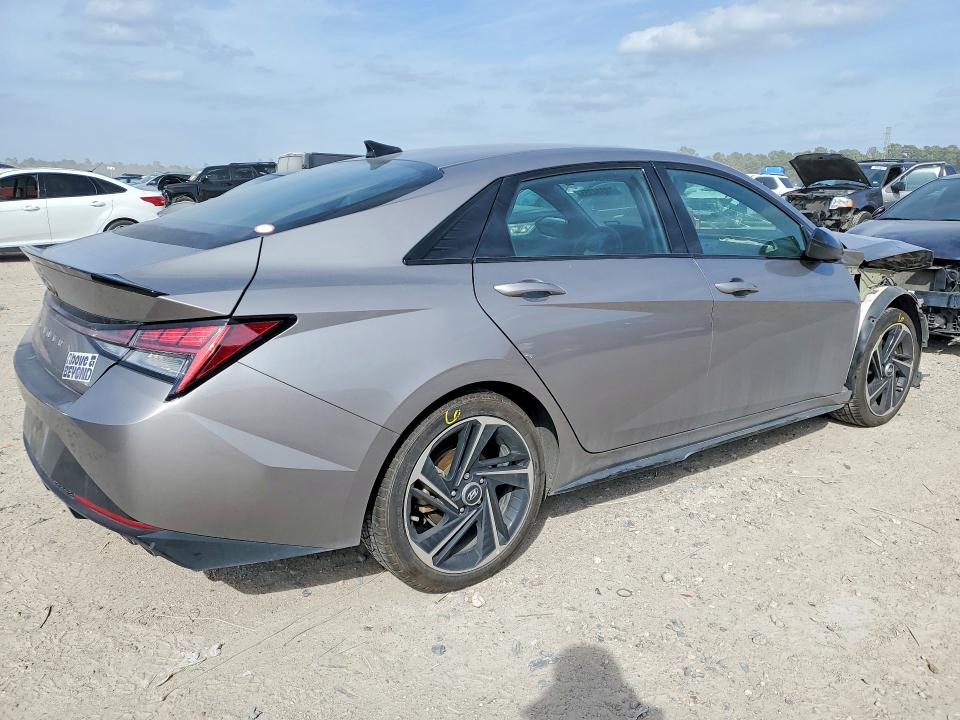 Photo 3 from auction – 2022 HYUNDAI ELANTRA with VIN KMHLR4AF4NU344178