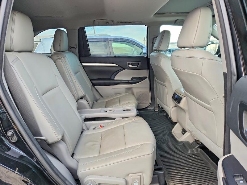 Photo 11 from auction – 2018 TOYOTA HIGHLANDER with VIN 5TDJZRFH8JS533045