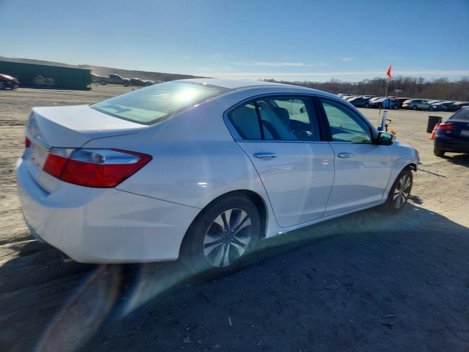 Photo 3 from auction – 2015 HONDA ACCORD with VIN 1HGCR2F36FA228864