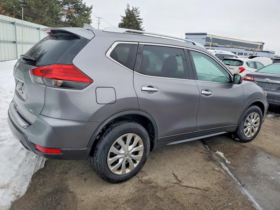 Photo 3 from auction – 2017 NISSAN ROGUE S with VIN KNMAT2MV1HP521678