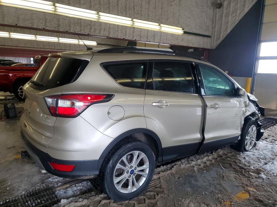 Photo 3 from auction – 2017 FORD ESCAPE SE with VIN 1FMCU0G99HUA56220