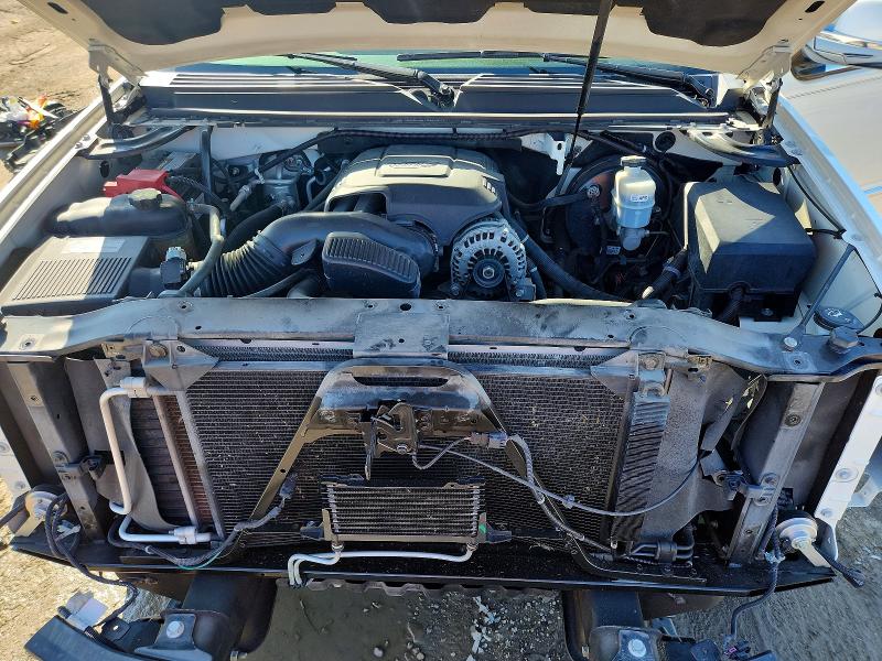 Photo 12 from auction – 2011 CADILLAC ESCALADE L with VIN 1GYS3BEF2BR329302