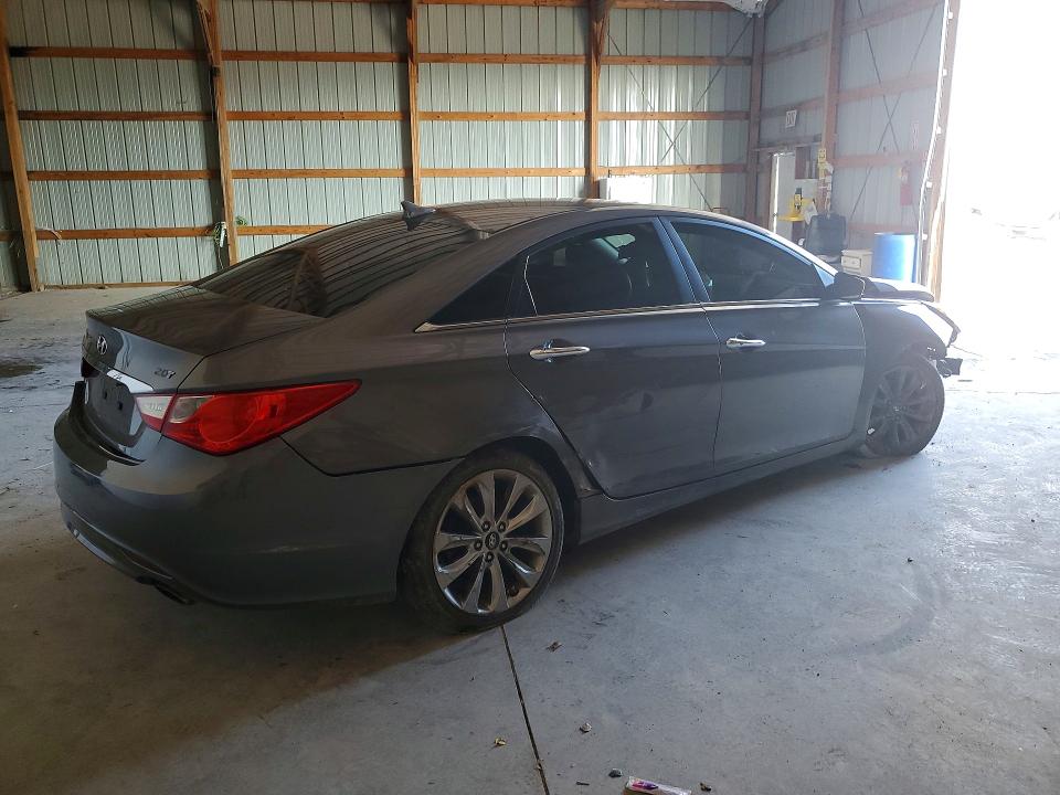 Photo 3 from auction – 2011 HYUNDAI SONATA with VIN 5NPEC4AB4BH186975