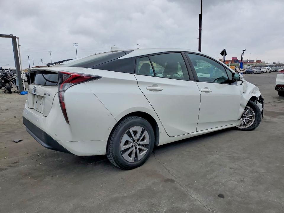 Photo 3 from auction – 2016 TOYOTA PRIUS with VIN JTDKARFU2G3018593
