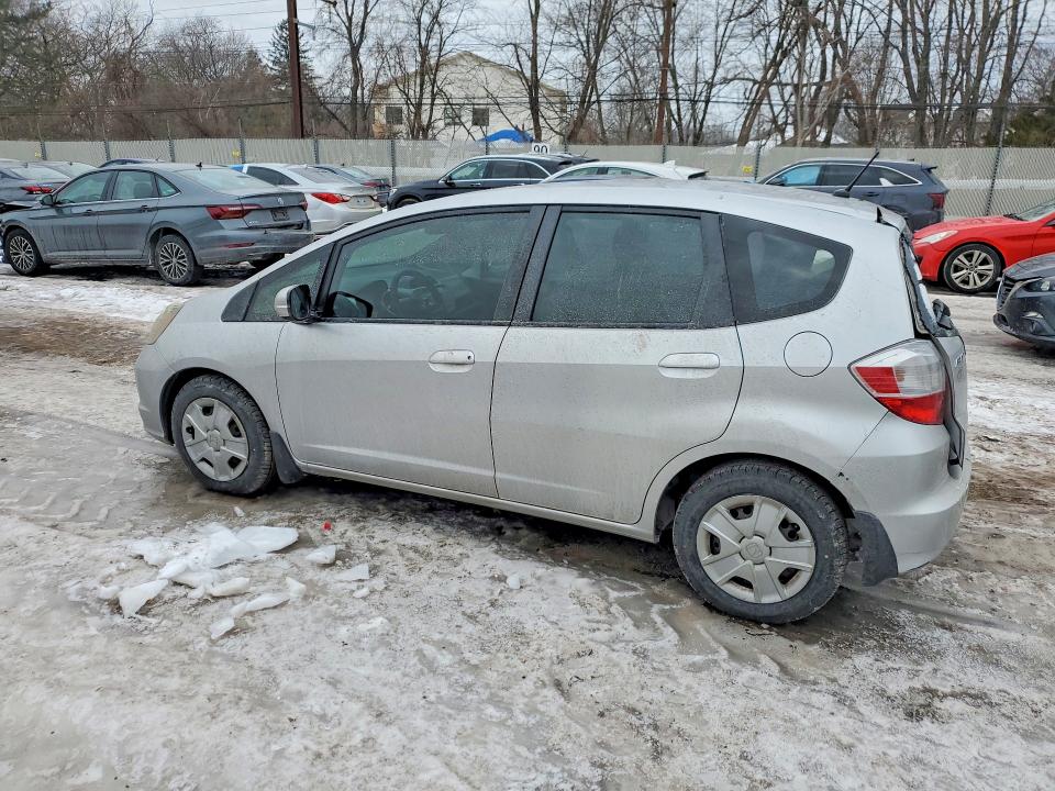 Photo 2 from auction – 2013 HONDA FIT with VIN JHMGE8H32DC044601