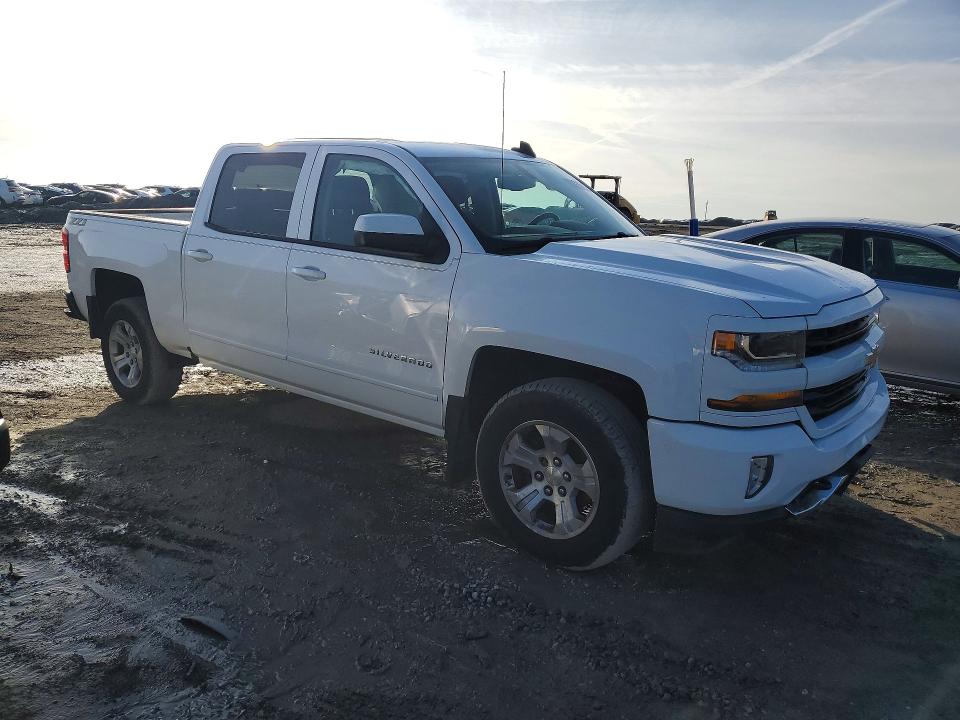 Photo 4 from auction – 2018 CHEVROLET SILVERADO with VIN 3GCUKREC6JG512541