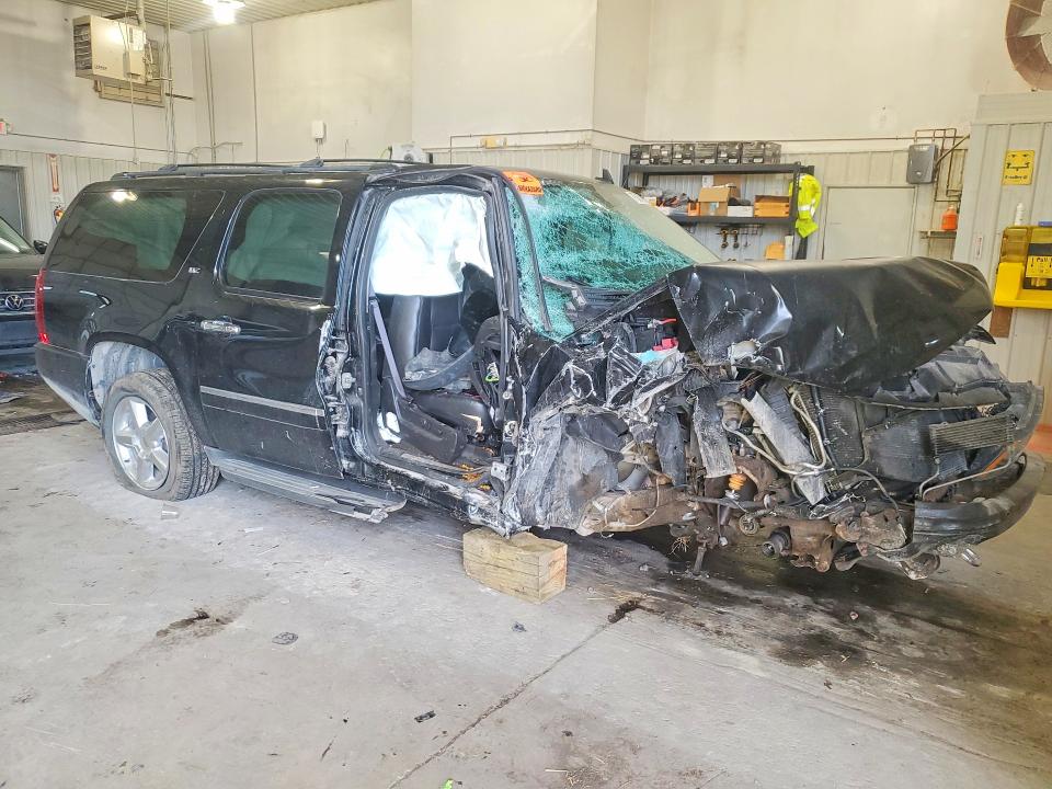 Photo 4 from auction – 2013 CHEVROLET SUBURBAN with VIN 1GNSKKE73DR314755