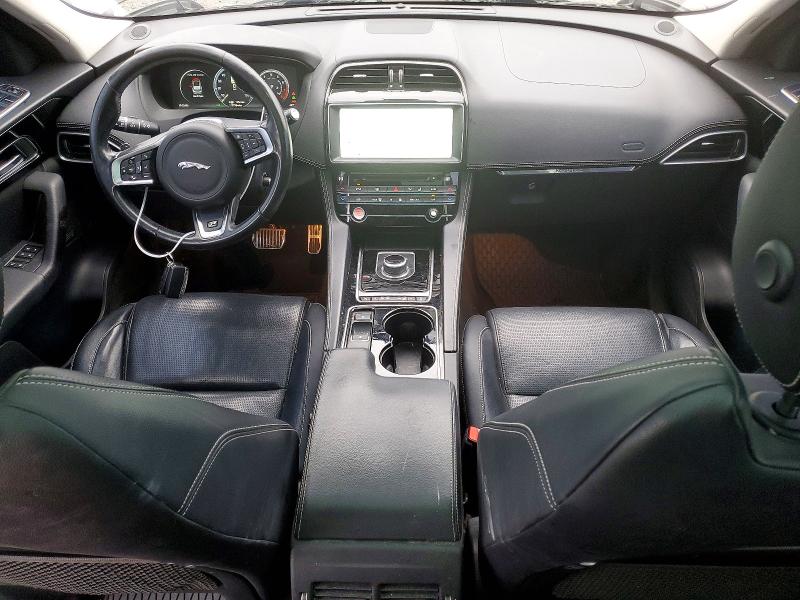 Photo 8 from auction – 2017 JAGUAR F-PACE R - with VIN SADCL2BV7HA489967