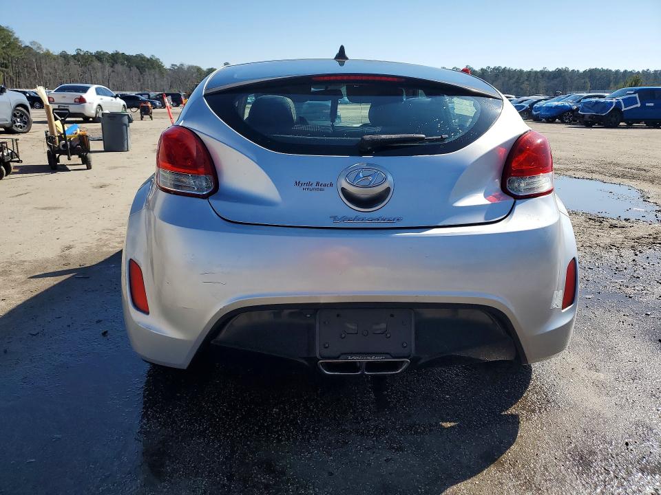 Photo 6 from auction – 2013 HYUNDAI VELOSTER with VIN KMHTC6AD7DU165787