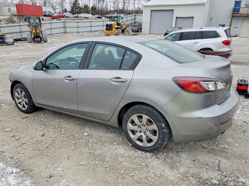 Photo 2 from auction – 2013 MAZDA 3 with VIN JM1BL1U70D1771846