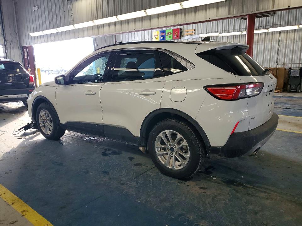 Photo 2 from auction – 2021 FORD ESCAPE with VIN 1FMCU9BZ6MUA19955