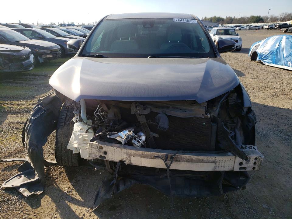 Photo 5 from auction – 2017 TOYOTA HIGHLANDER with VIN 5TDZZRFH5HS220208