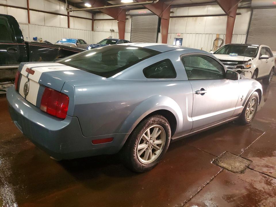 Photo 3 from auction – 2005 FORD MUSTANG with VIN 1ZVFT80N355213334