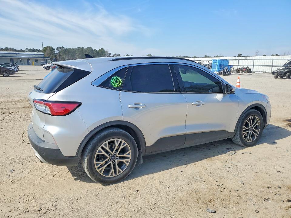 Photo 3 from auction – 2020 FORD ESCAPE with VIN 1FMCU0H69LUA58952