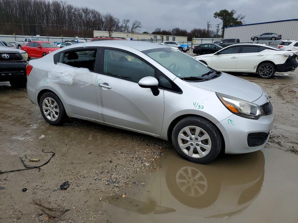 Photo 4 from auction – 2013 KIA RIO with VIN KNADM4A38D6282815