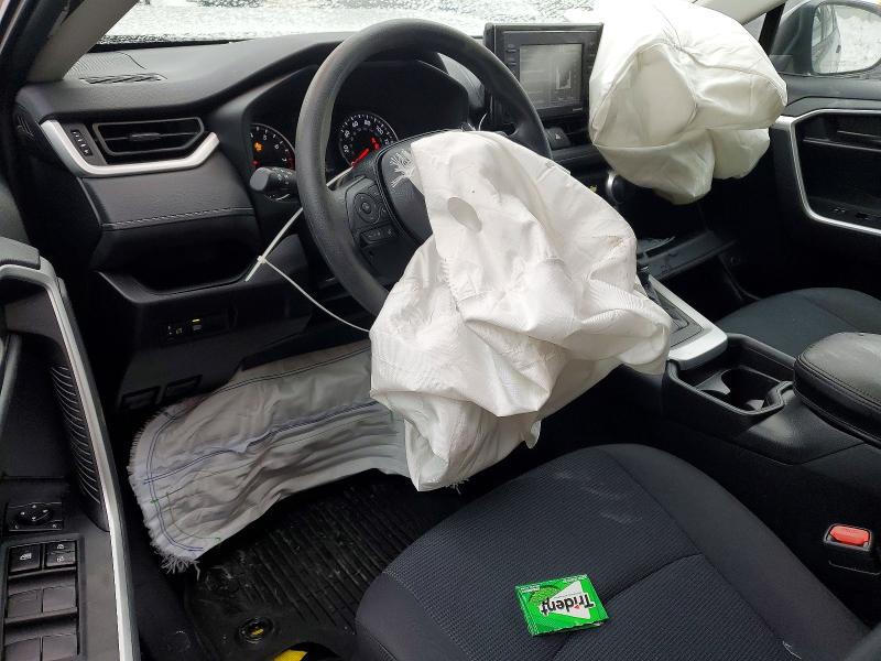 Photo 8 from auction – 2021 TOYOTA RAV4 LE with VIN 2T3G1RFVXMW214630
