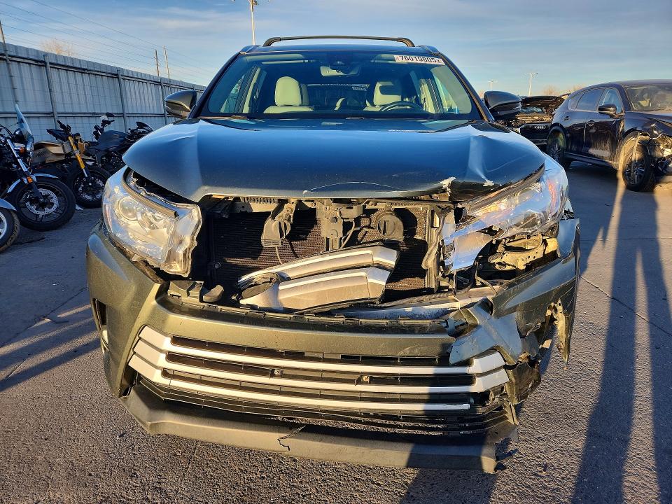 Photo 5 from auction – 2017 TOYOTA HIGHLANDER with VIN 5TDJZRFH7HS462947