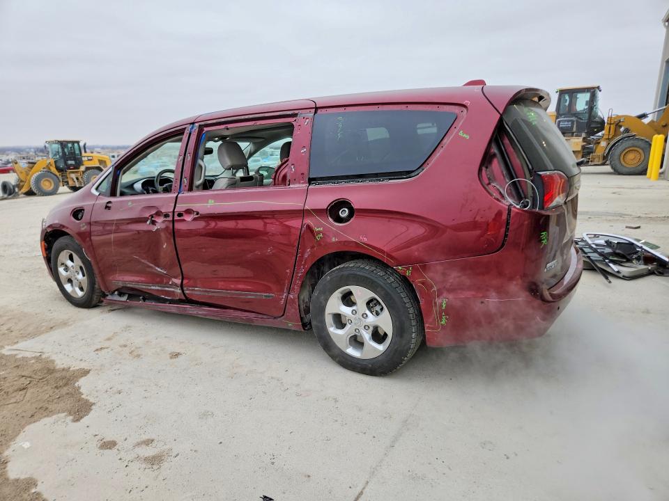 Photo 2 from auction – 2018 CHRYSLER PACIFICA with VIN 2C4RC1N70JR172644