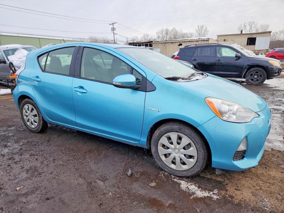 Photo 4 from auction – 2014 TOYOTA PRIUS C with VIN JTDKDTB35E1081276