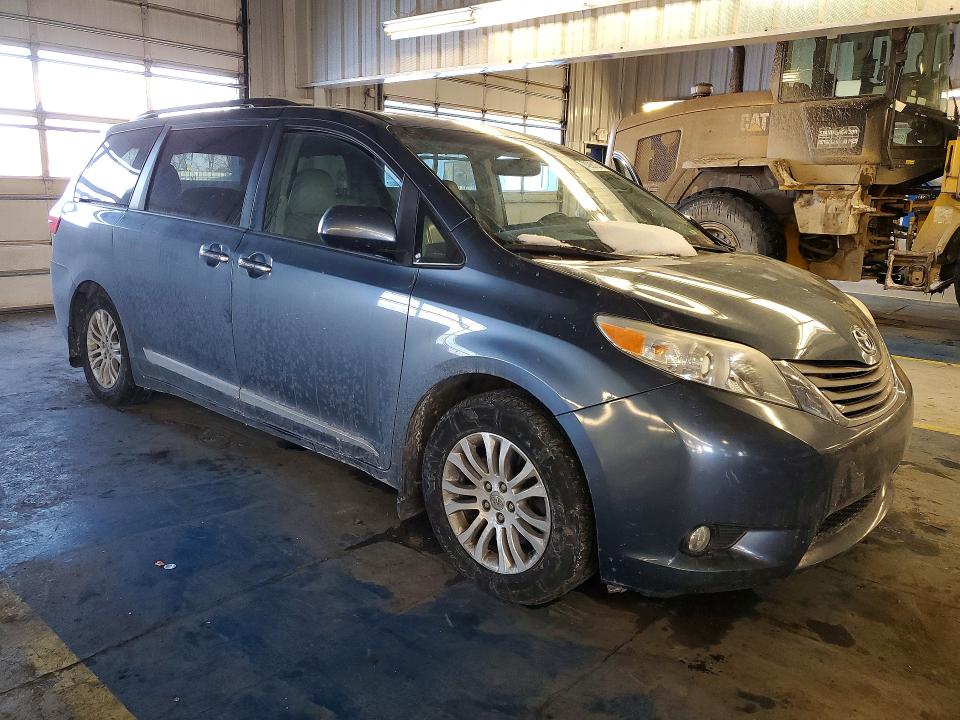 Photo 4 from auction – 2016 TOYOTA SIENNA with VIN 5TDYK3DC6GS764686