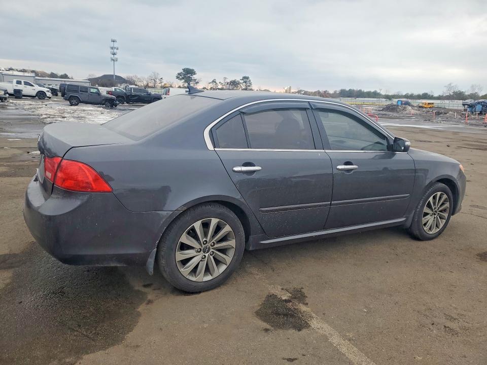 Photo 3 from auction – 2010 KIA OPTIMA LX with VIN KNAGG4A86A5390173