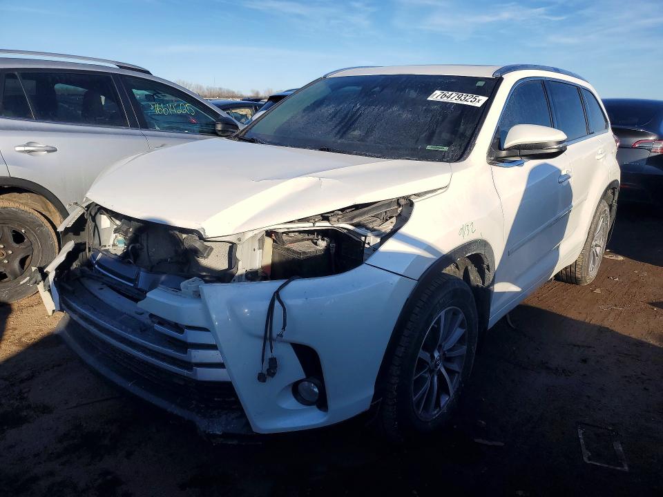 TOYOTA HIGHLANDER 2018 с VIN 5TDJZRFH8JS869360 - Фото с аукциона
