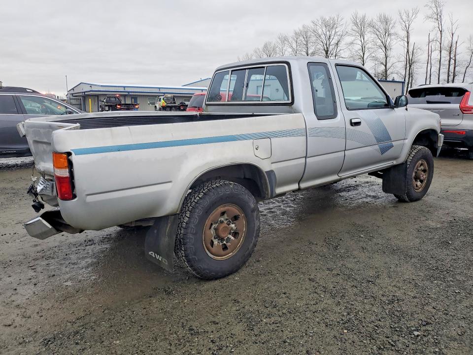 Photo 3 from auction – 1989 TOYOTA PICKUP 1/2 with VIN JT4RN13P6K0002734