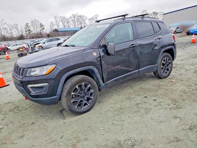 JEEP COMPASS 2019 with VIN 3C4NJDDB8KT712896 - Photo from auction