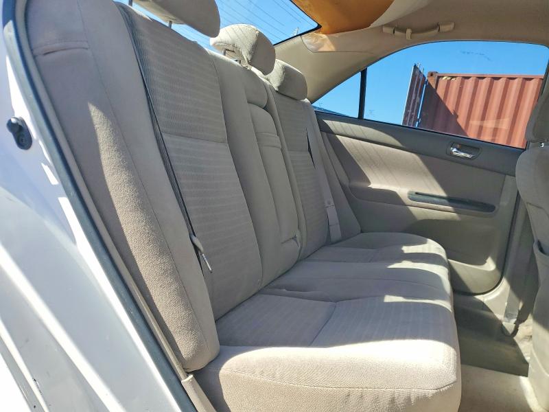 Photo 10 from auction – 2005 TOYOTA CAMRY with VIN 4T1BE32K05U017550