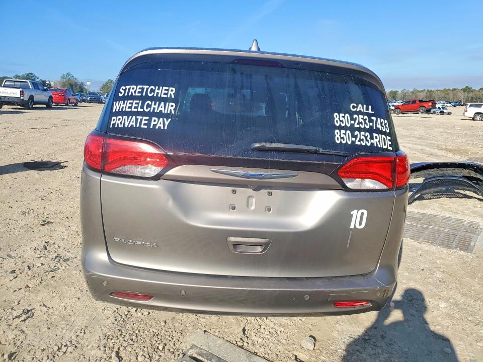 Photo 6 from auction – 2018 CHRYSLER PACIFICA with VIN 2C4RC1CG7JR148618