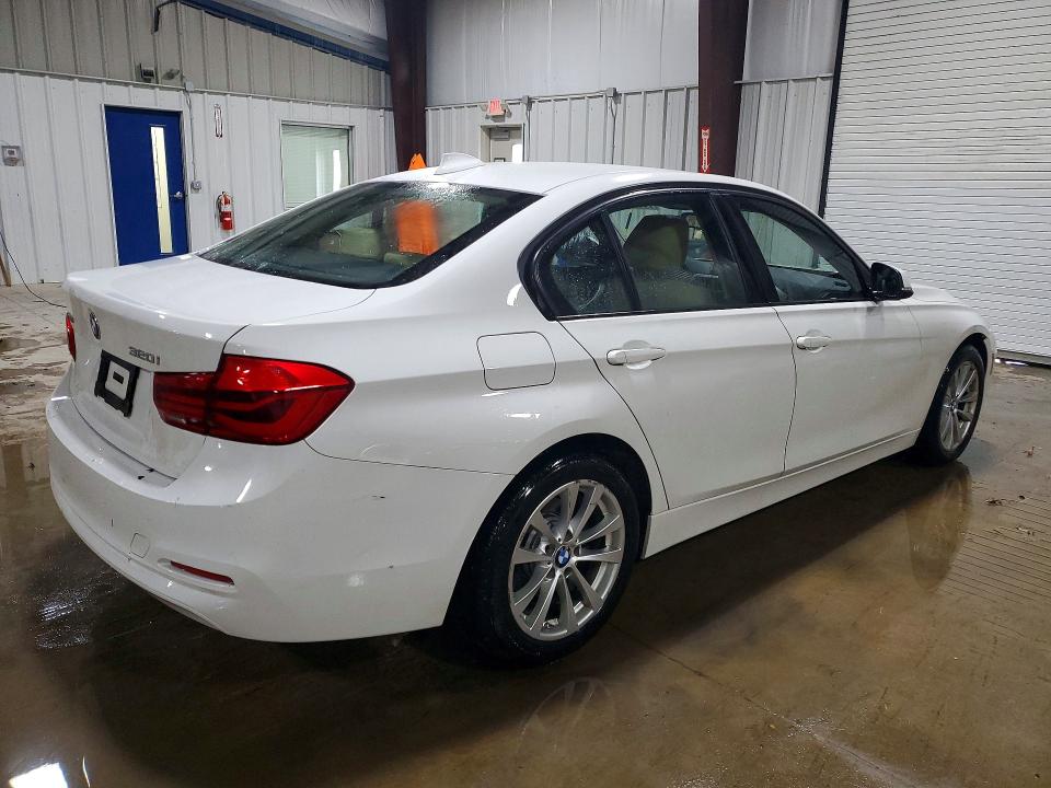Photo 3 from auction – 2018 BMW 320 XI with VIN WBA8E5G51JNU45979