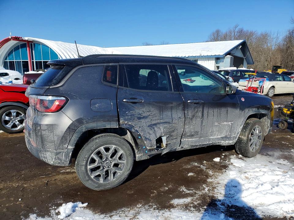 Photo 3 from auction – 2019 JEEP COMPASS TR with VIN 3C4NJDDB2KT622384