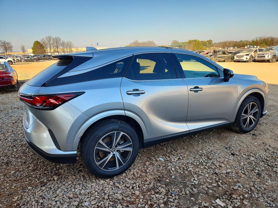 Photo 3 from auction – 2023 LEXUS RX with VIN 2T2BBMCA0PC001546