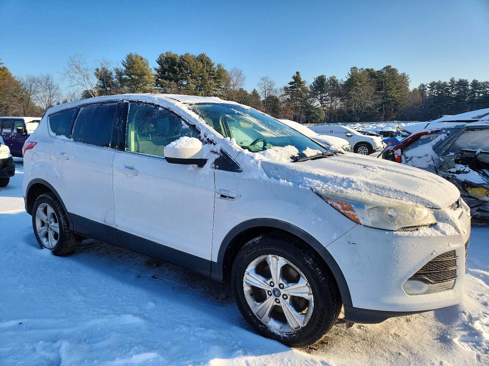 Photo 4 from auction – 2014 FORD ESCAPE SE with VIN 1FMCU9GX2EUA56672