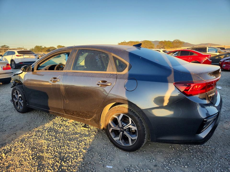 Photo 2 from auction – 2021 KIA FORTE with VIN 3KPF24AD3ME294729
