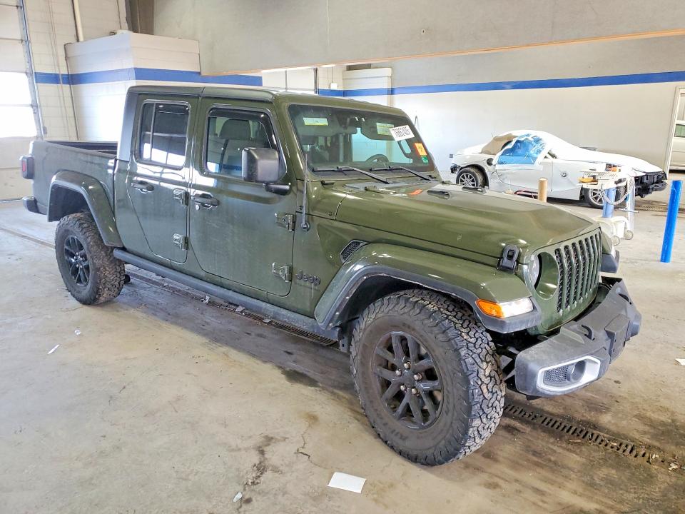 Photo 4 from auction – 2023 JEEP GLADIATOR with VIN 1C6HJTAG3PL560964