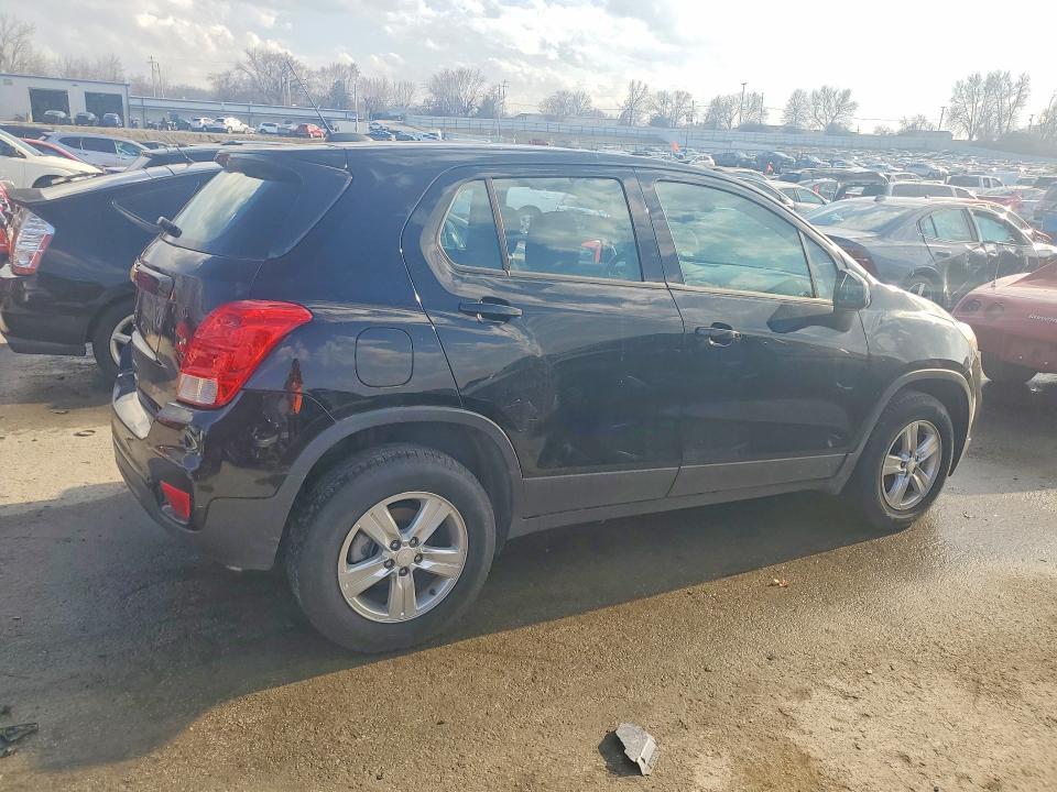 Photo 3 from auction – 2018 CHEVROLET TRAX LS with VIN 3GNCJNSB6JL420413