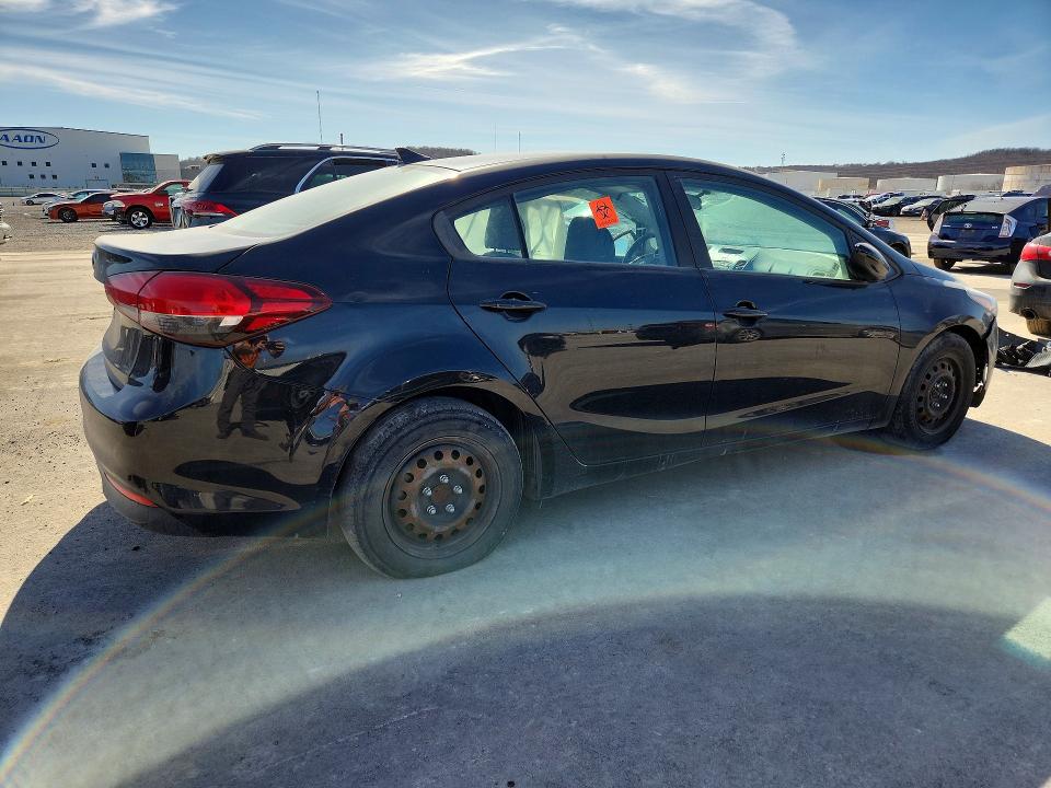 Photo 3 from auction – 2017 KIA FORTE with VIN 3KPFK4A74HE031794