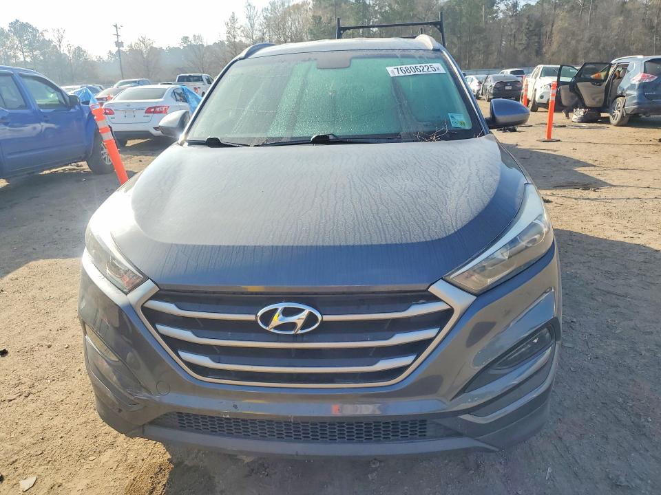 Photo 5 from auction – 2017 HYUNDAI TUCSON with VIN KM8J33A44HU576009