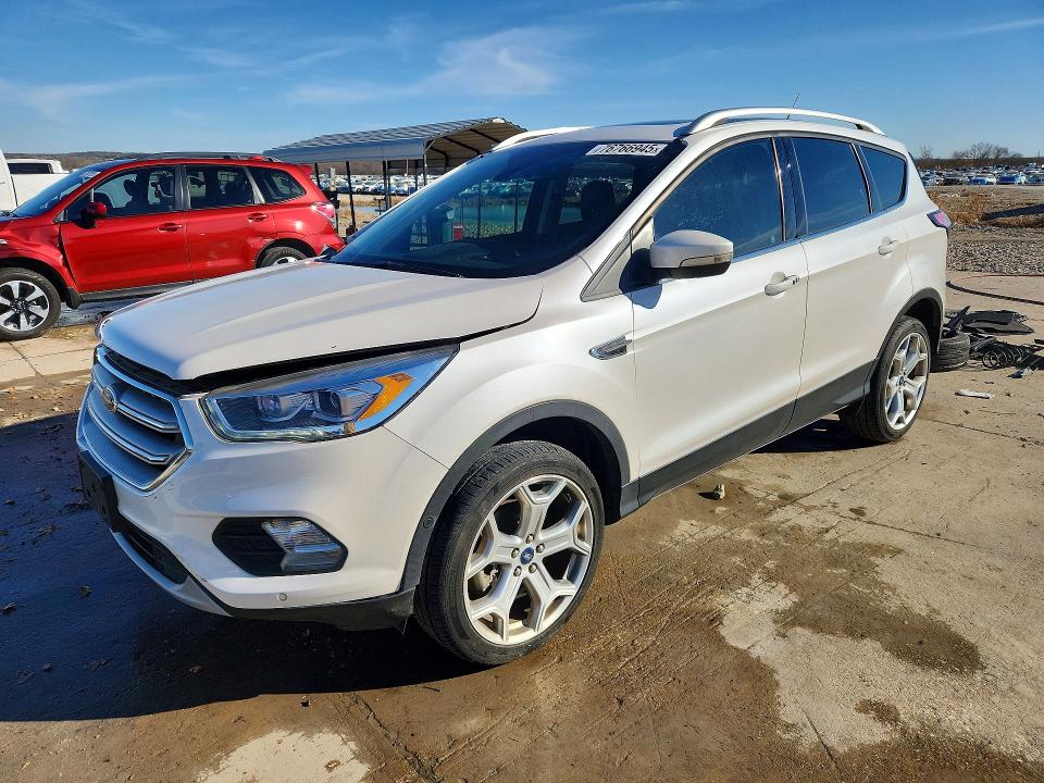 FORD ESCAPE 2018 with VIN 1FMCU9J94JUC05720 - Photo from auction