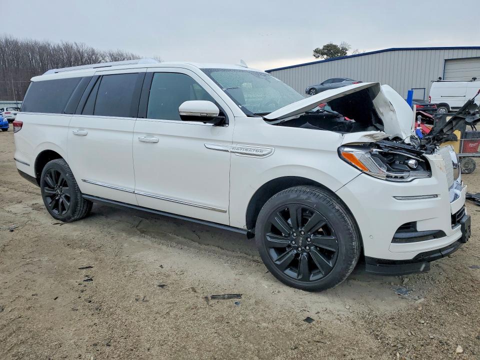 Photo 4 from auction – 2022 LINCOLN NAVIGATOR with VIN 5LMJJ3LT0NEL10869