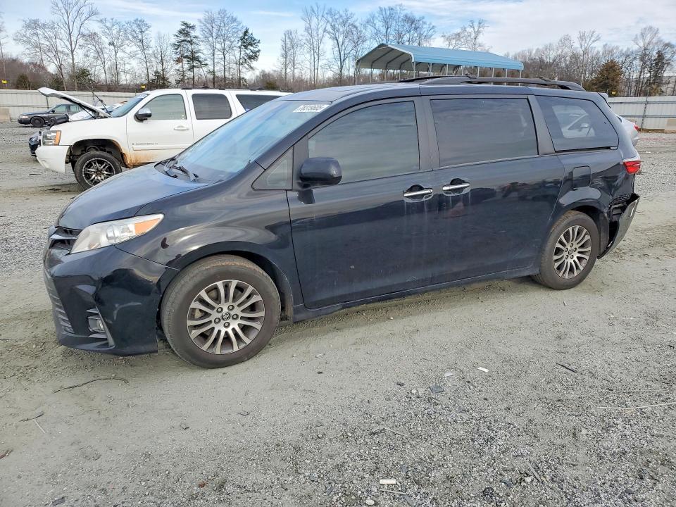 TOYOTA SIENNA 2020 with VIN 5TDYZ3DC4LS063778 - Photo from auction