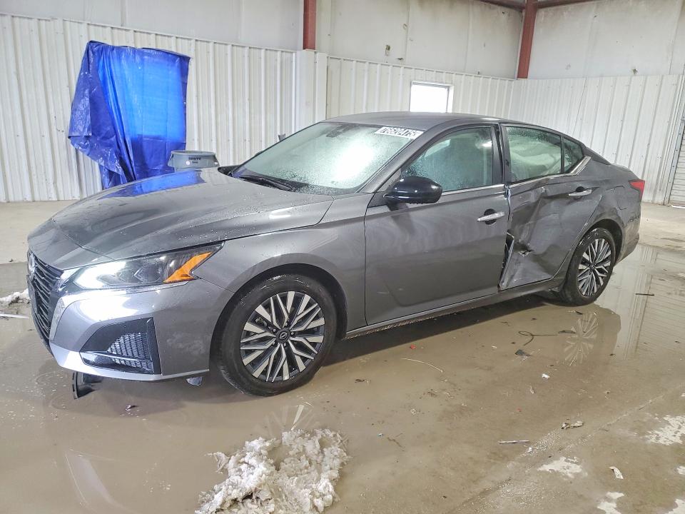 NISSAN ALTIMA SV 2025 with VIN 1N4BL4DV2SN415586 - Photo from auction