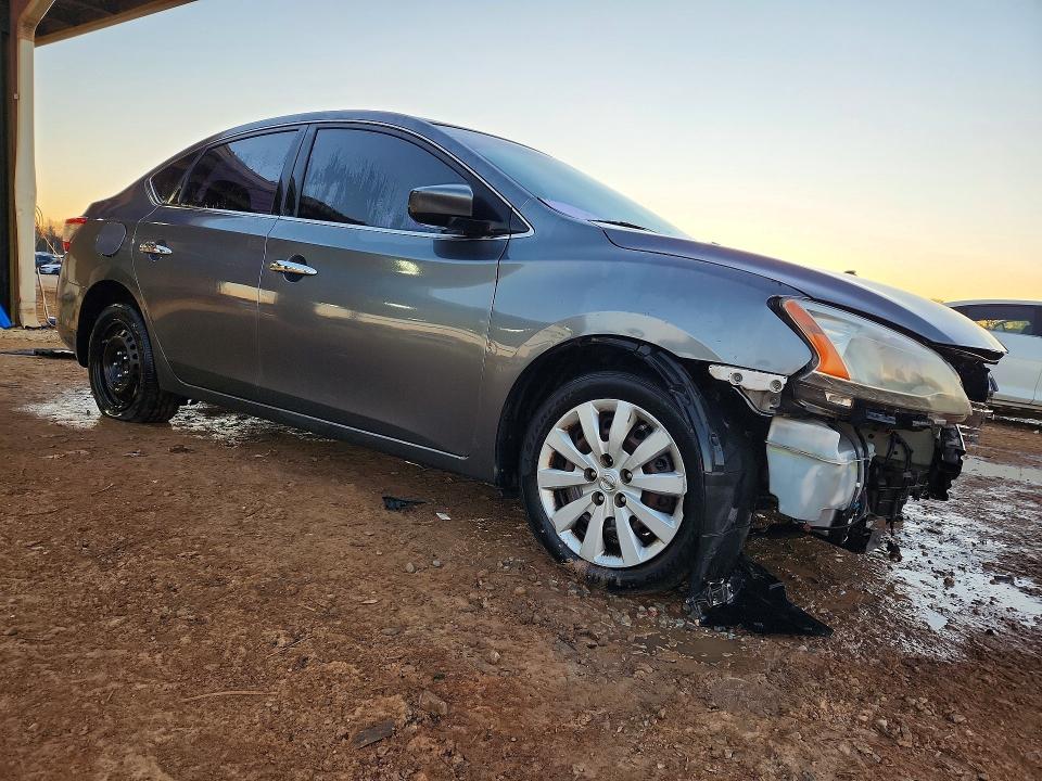 Zdjęcie 4 z aukcji – 2015 NISSAN SENTRA z VIN 3N1AB7AP2FL684874