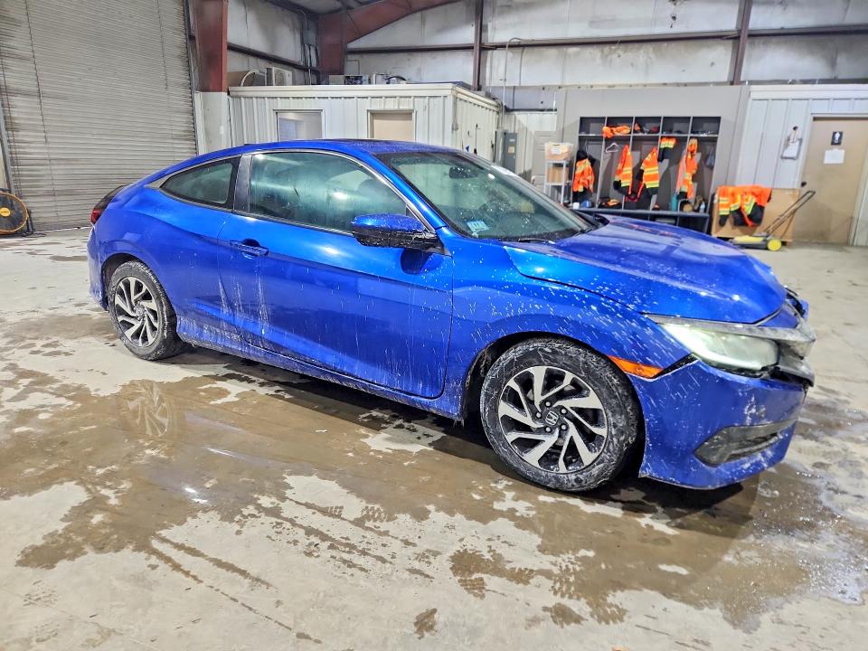Photo 4 from auction – 2017 HONDA CIVIC with VIN 2HGFC4B04HH303488