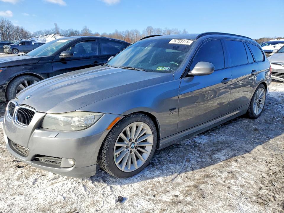 BMW 328 XI 2011 with VIN WBAUU3C52BA542483 - Photo from auction